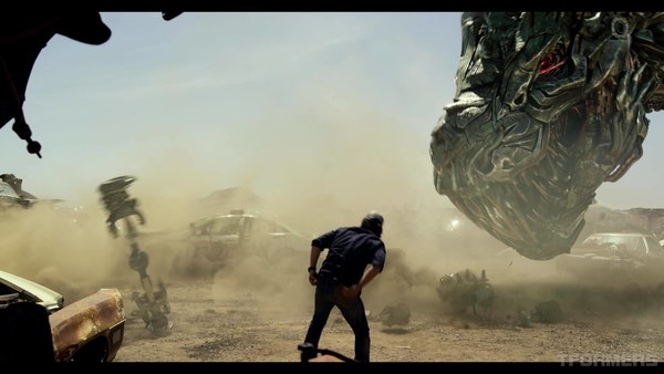 Transformers The Last Knight International Trailer 4K Screencap Gallery 033 (33 of 431)